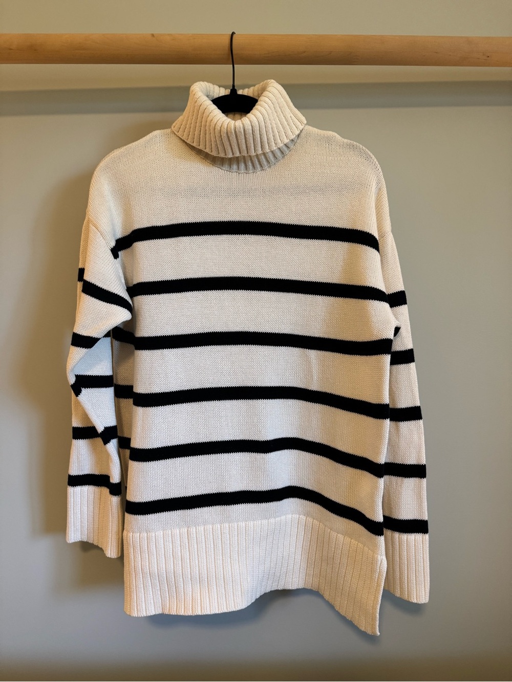 Old Navy White and Black Striped Turtleneck Sweater 100% Cotton